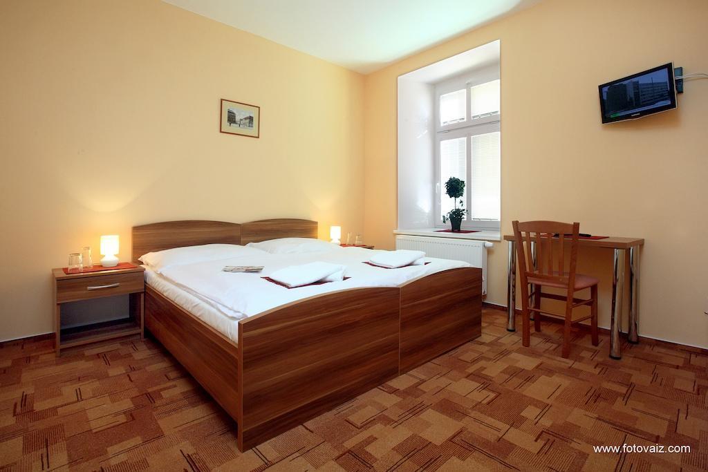 Pension Wallis Plzen Ngoại thất bức ảnh